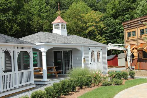 Temporary office (Governor's Pool House)