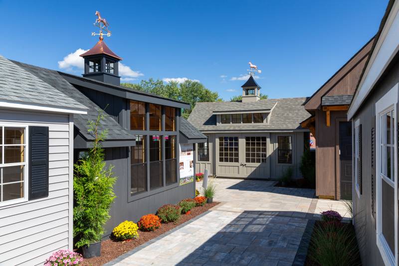 10' x 14' Victorian Cottage with Modern Dormer • Many buildings on display