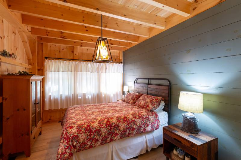 Post & Beam Ceiling • Eastern White Pine